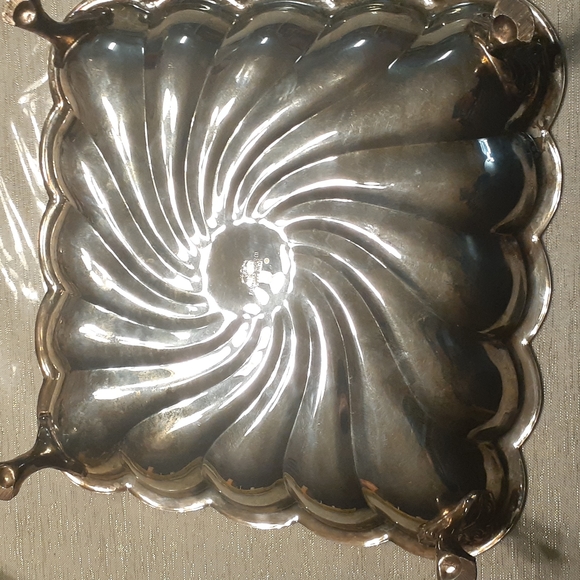 FB Rogers Silverplate Footed Swirled Platter - Picture 3 of 4